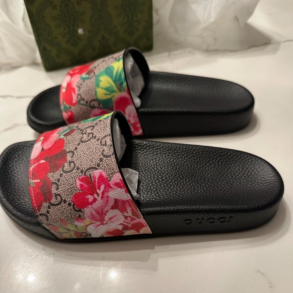 Gucci Floral GG Canvas Black Slide Sandals with Pink & Green Flowers